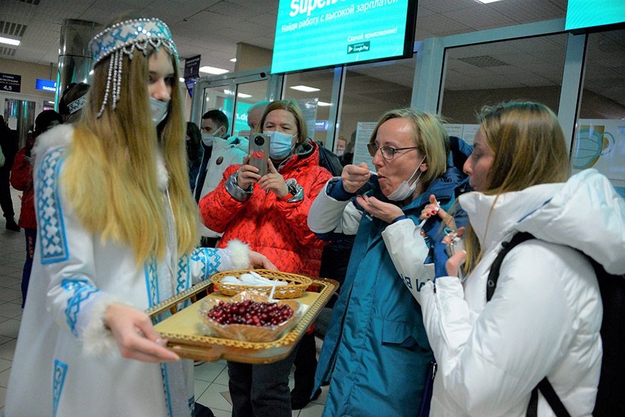 Белорусов угостили местными дарами